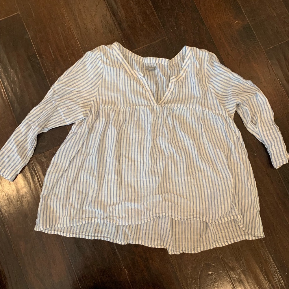 Blue and white top
